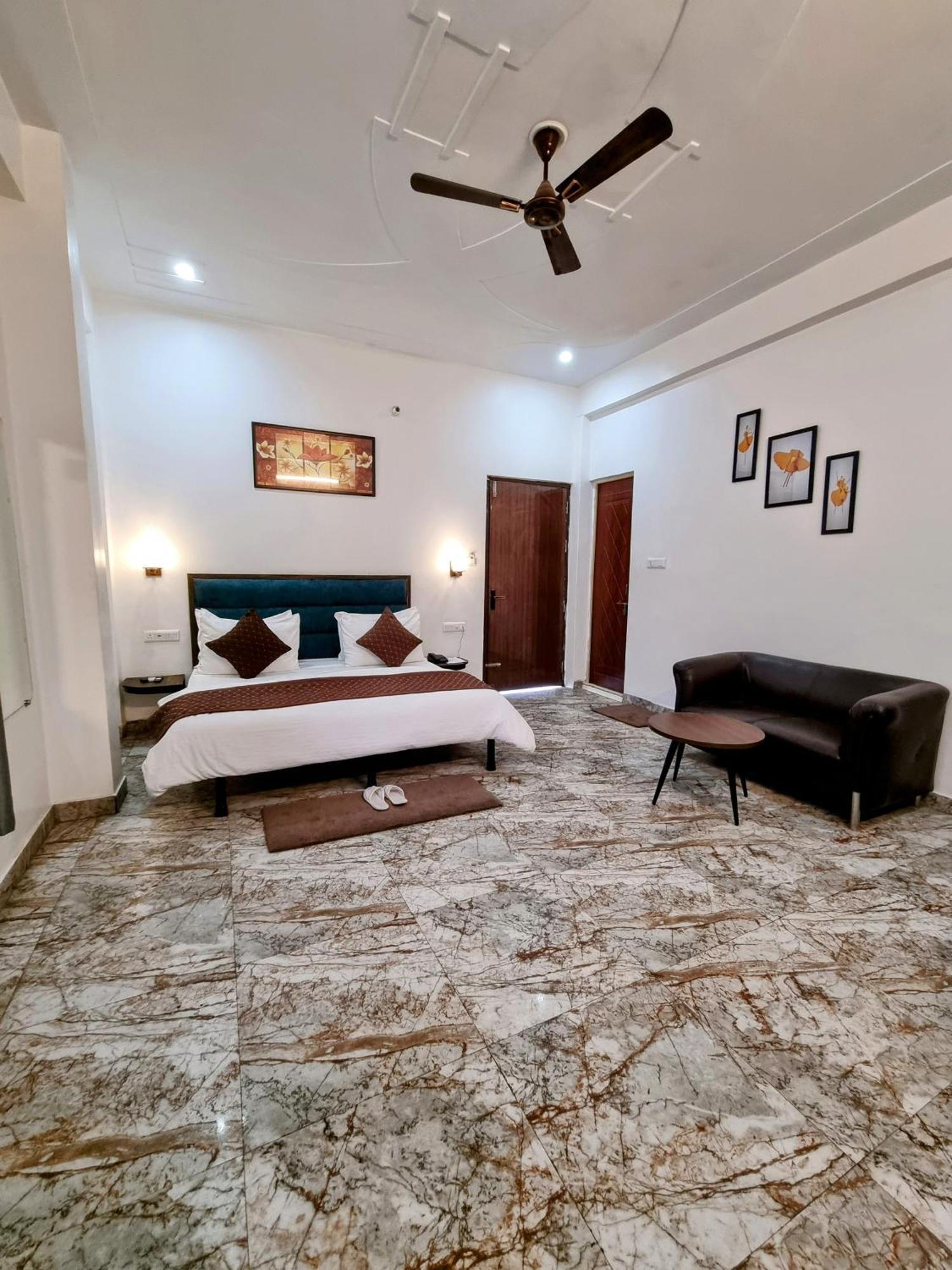 Hotel Sangam View Аллахабад Экстерьер фото