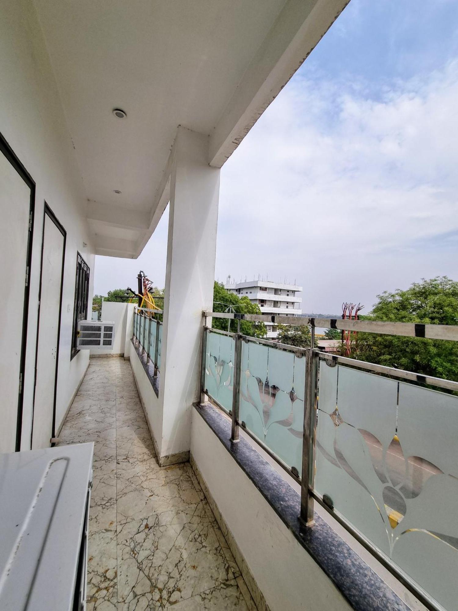Hotel Sangam View Аллахабад Экстерьер фото