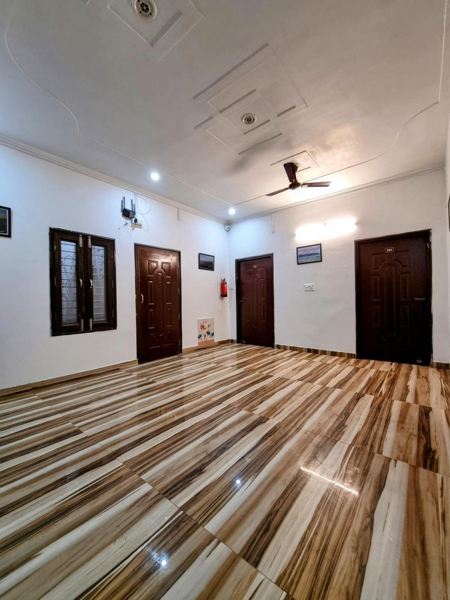 Hotel Sangam View Аллахабад Экстерьер фото