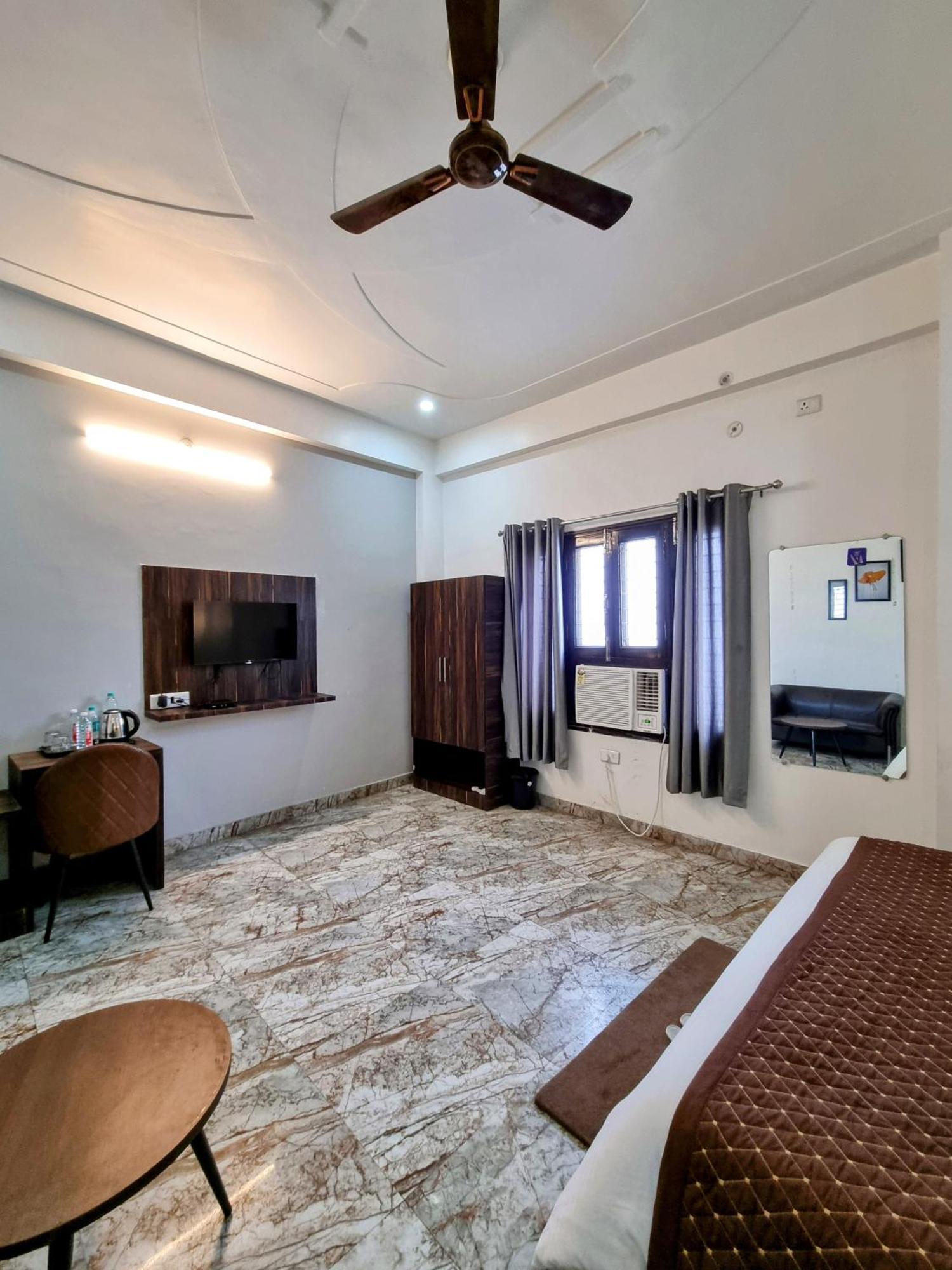 Hotel Sangam View Аллахабад Экстерьер фото