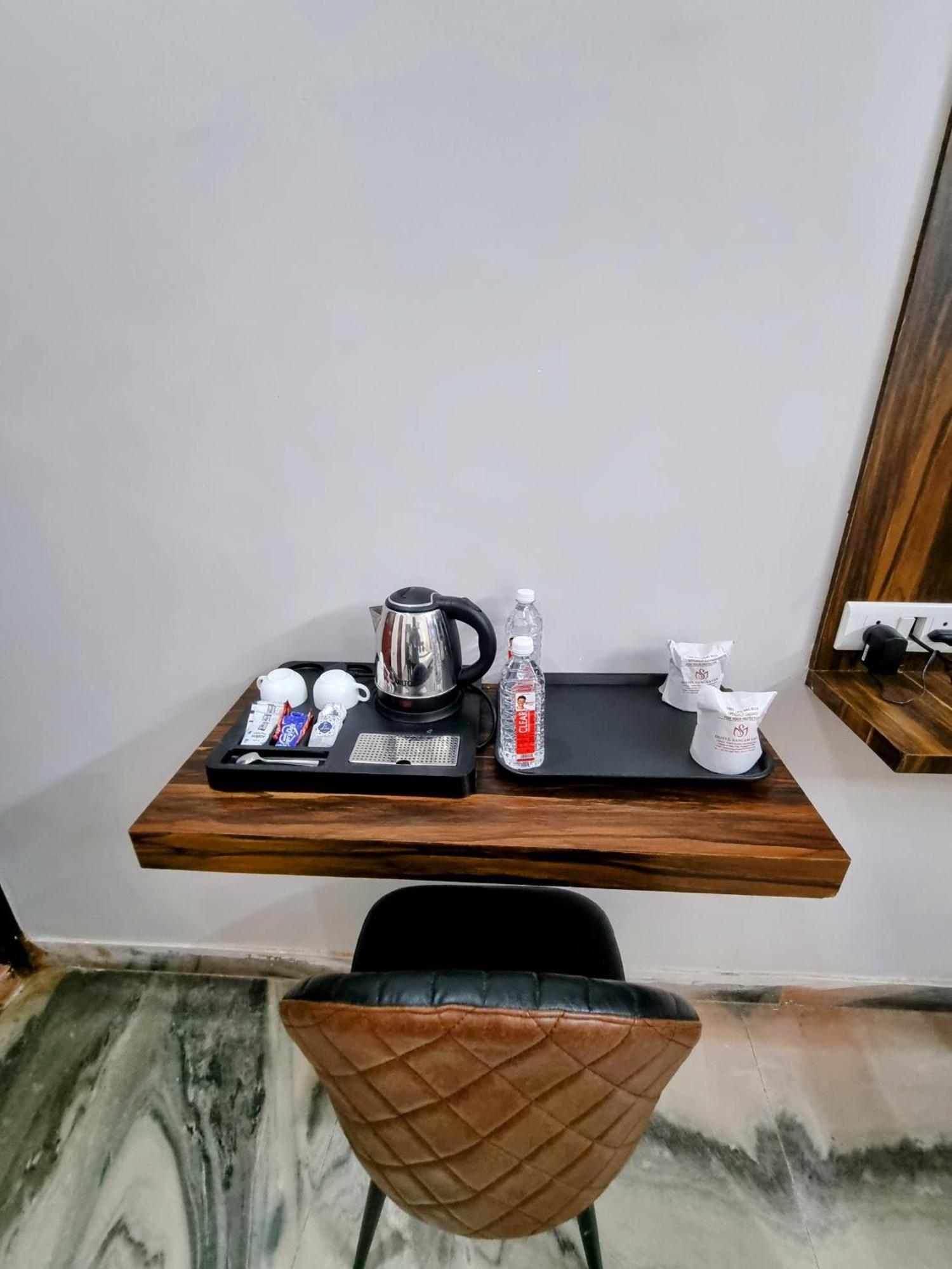 Hotel Sangam View Аллахабад Экстерьер фото