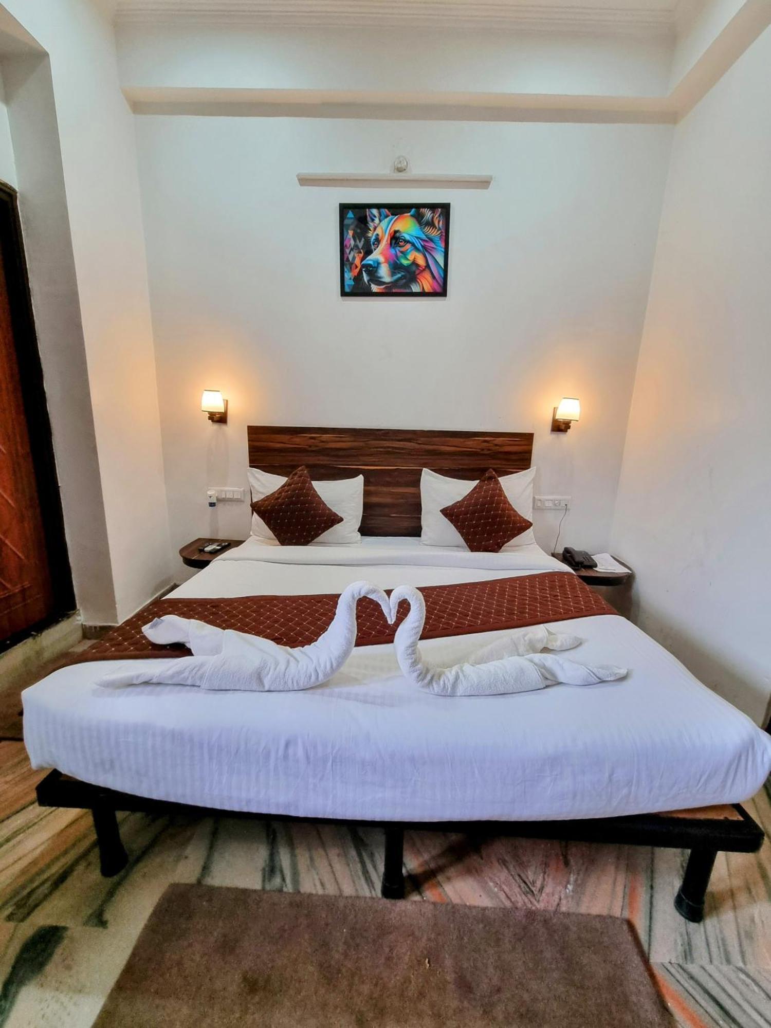 Hotel Sangam View Аллахабад Экстерьер фото