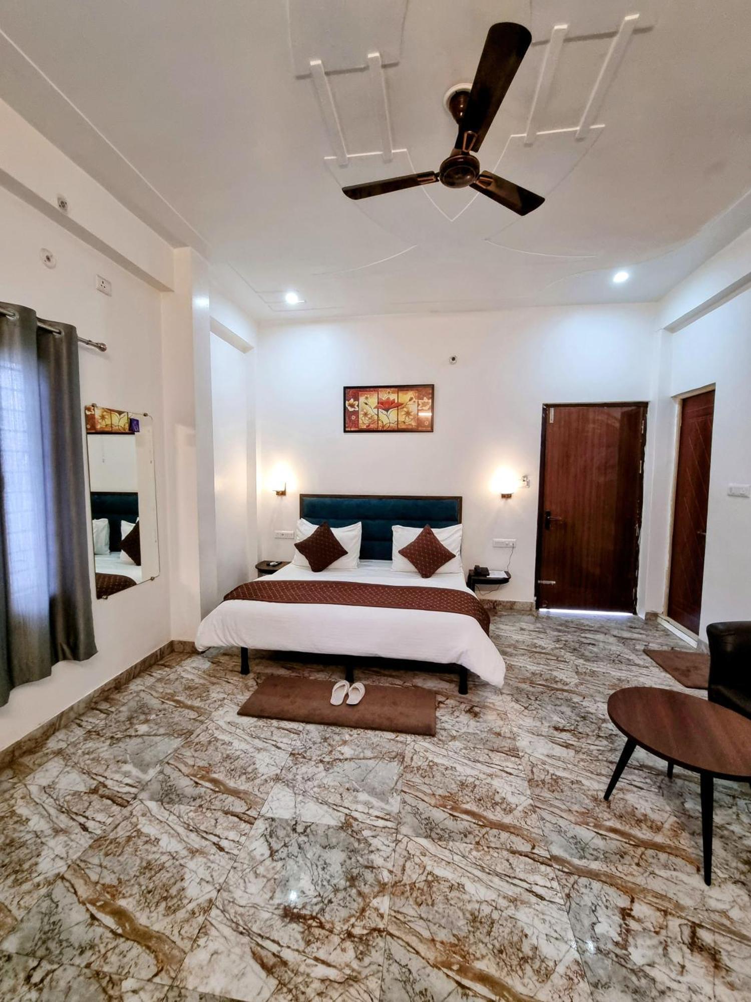 Hotel Sangam View Аллахабад Экстерьер фото