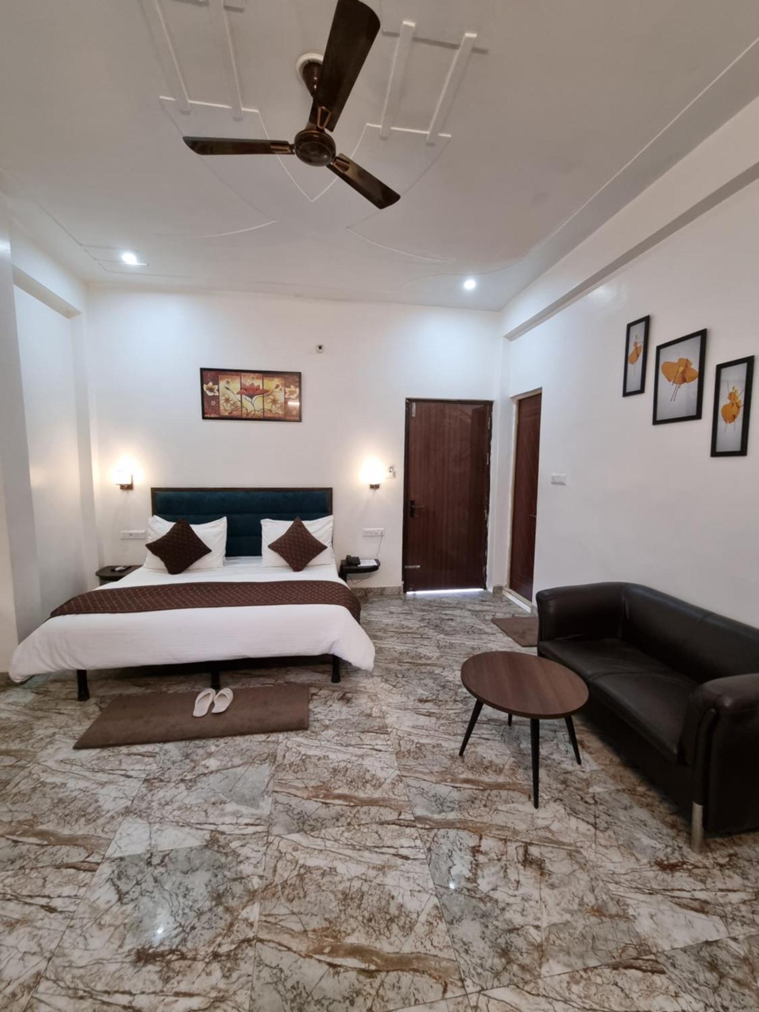 Hotel Sangam View Аллахабад Экстерьер фото