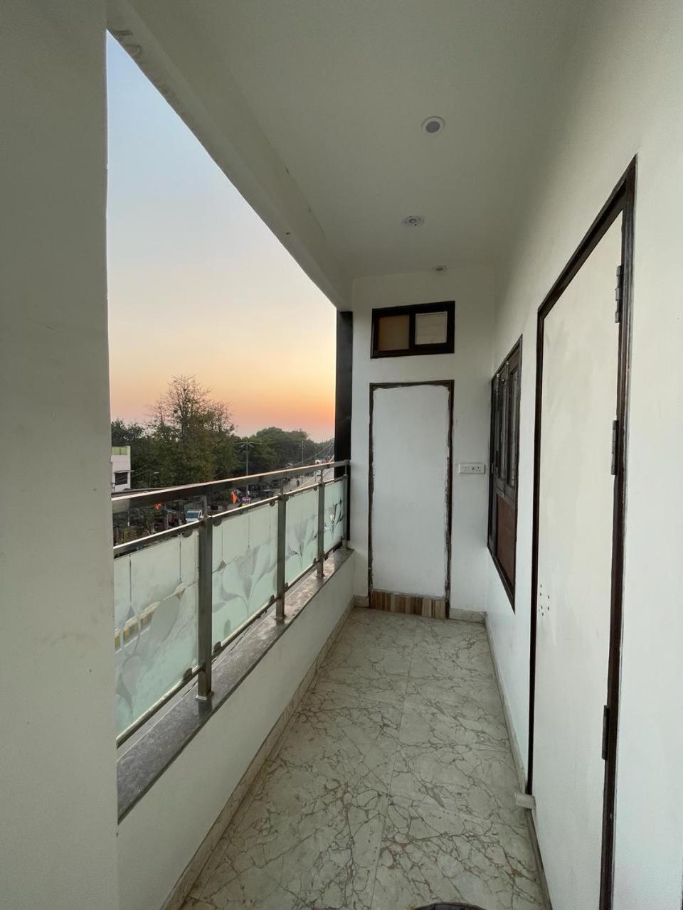 Hotel Sangam View Аллахабад Экстерьер фото