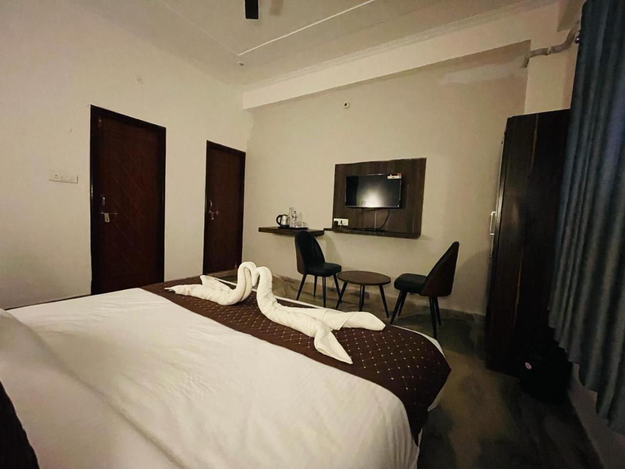 Hotel Sangam View Аллахабад Экстерьер фото