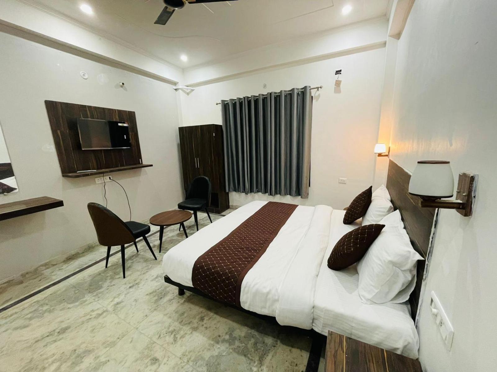 Hotel Sangam View Аллахабад Экстерьер фото