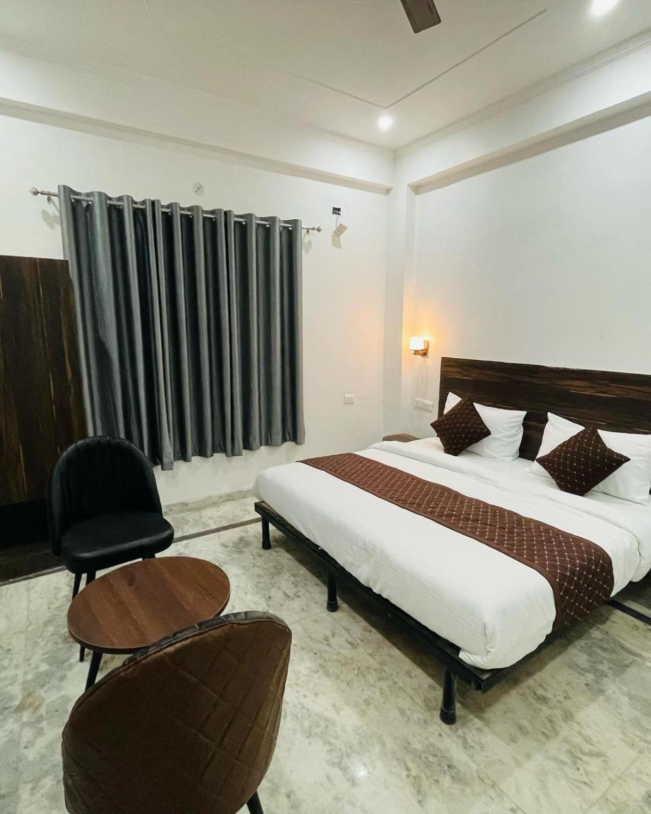 Hotel Sangam View Аллахабад Экстерьер фото
